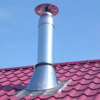 Отделка трубы на крыше из профнастила